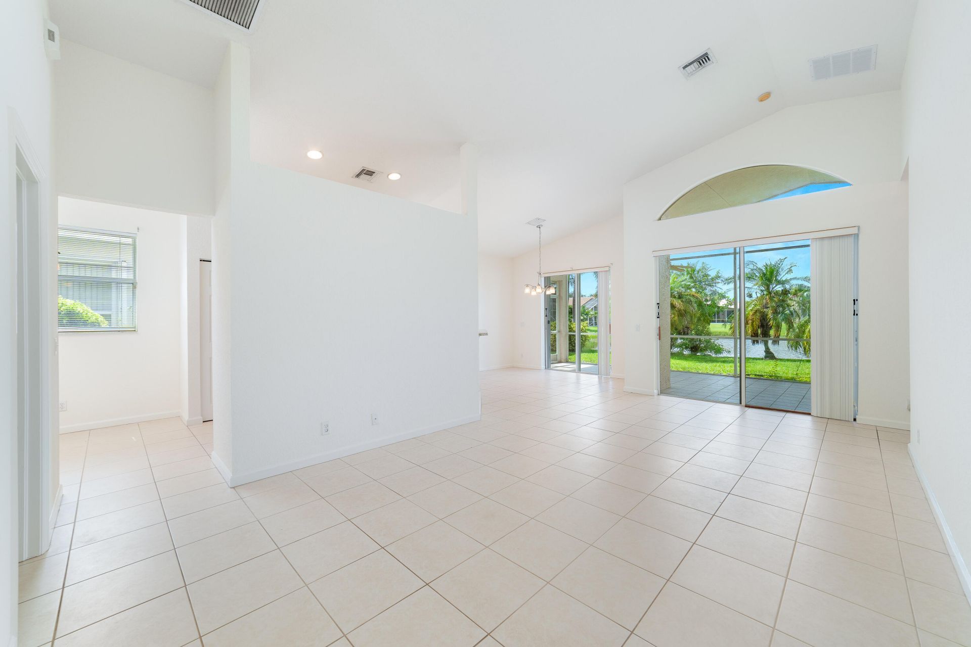 352 Springview Loop, Port Saint Lucie, FL 34986 Photo