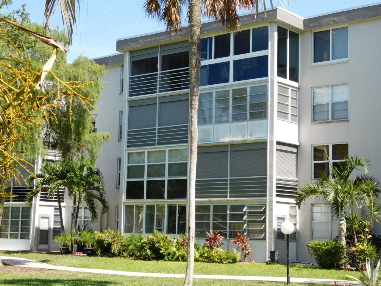 4851 NW 26th Court, Unit 443, Lauderdale Lakes, FL 33313 Photo