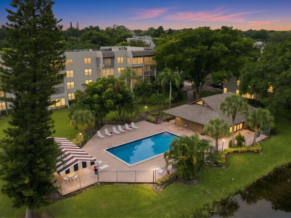 9440 POINCIANA Place, Unit 314, Davie, FL 33324