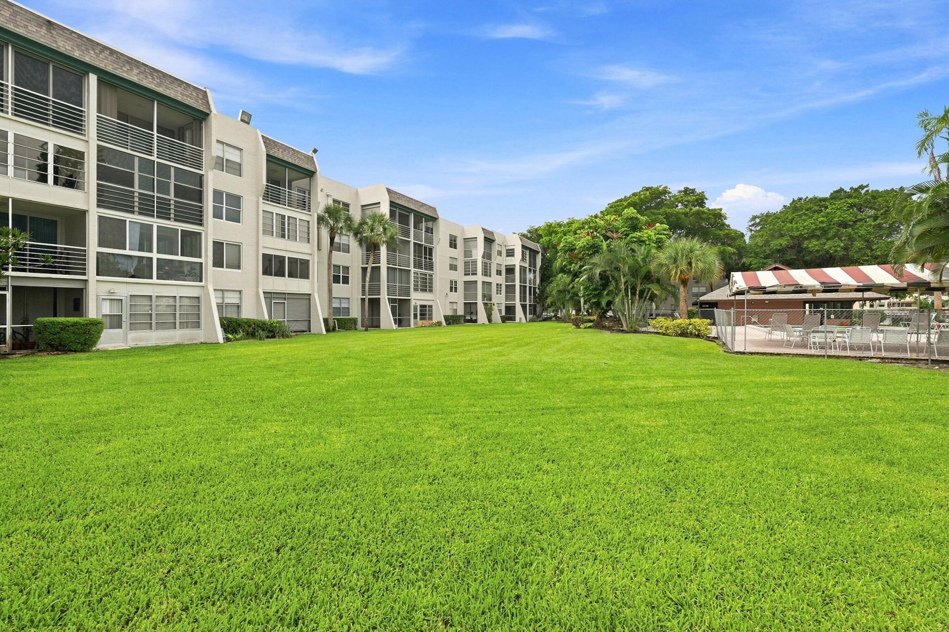 9440 Poinciana Place, Unit 314, Davie, FL 33324 Photo