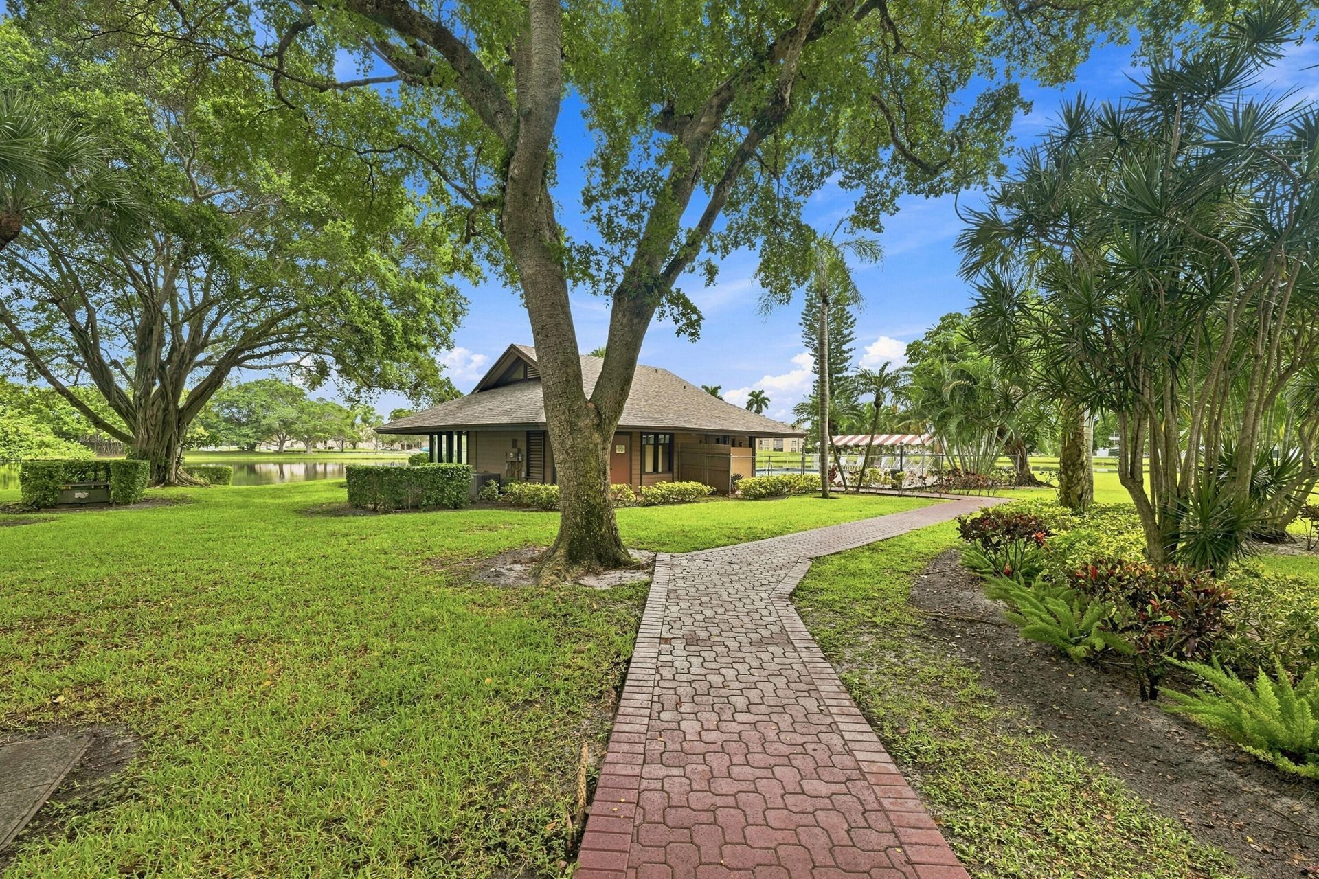 9440 Poinciana Place, Unit 314, Davie, FL 33324 Photo
