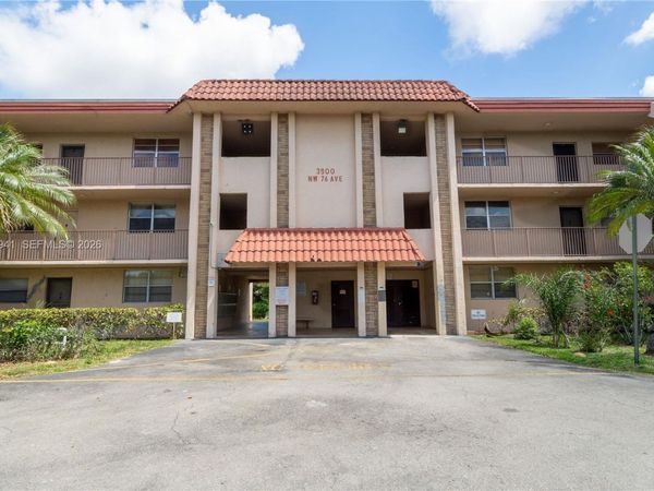 3900 NW 76th Avenue, Unit 212, Sunrise, FL 33351
