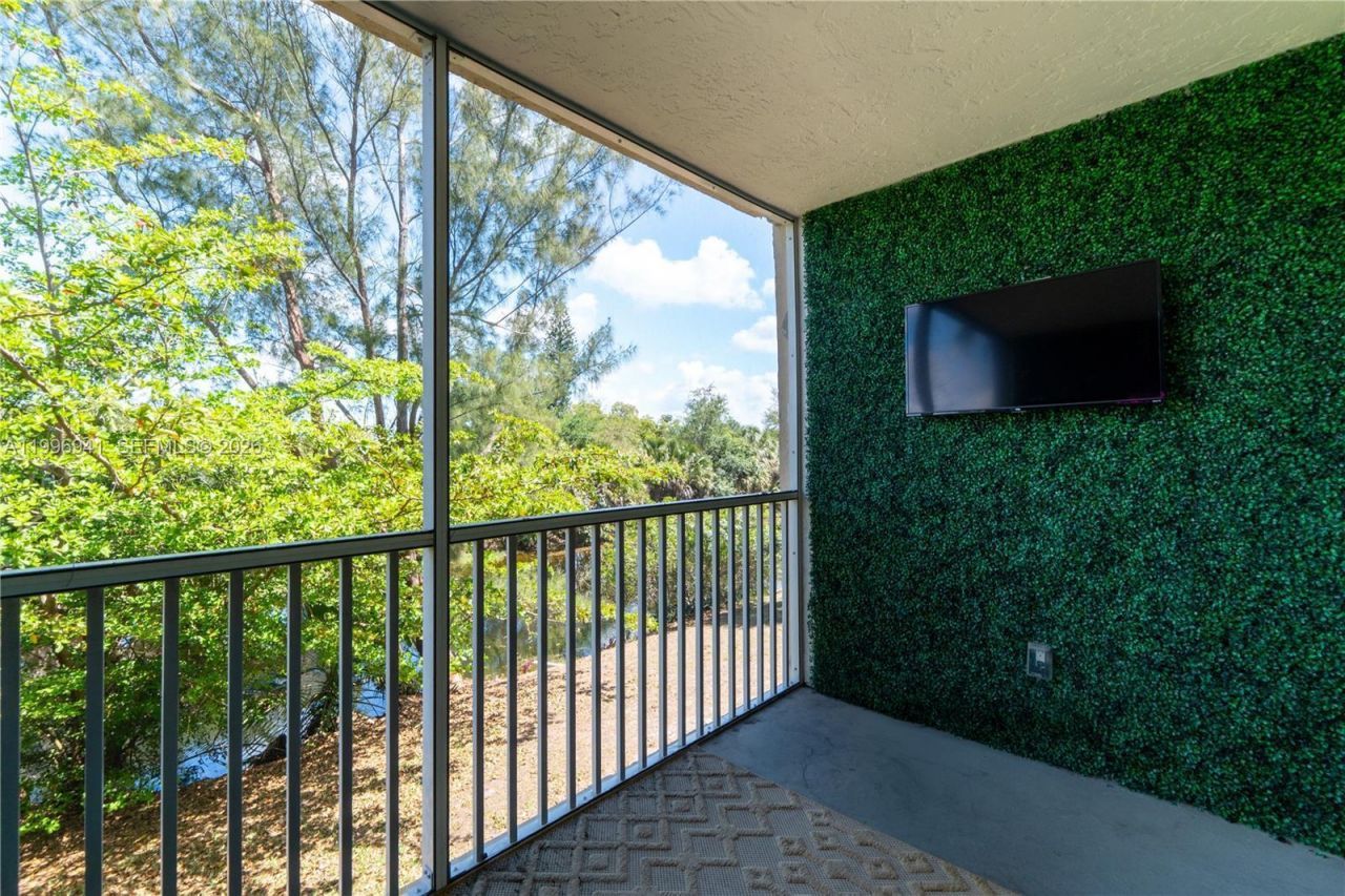 3900 NW 76th Avenue, Unit 212, Sunrise, FL 33351 Photo