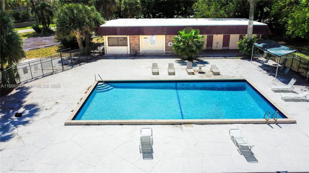 3900 NW 76th Avenue, Unit 212, Sunrise, FL 33351 Photo