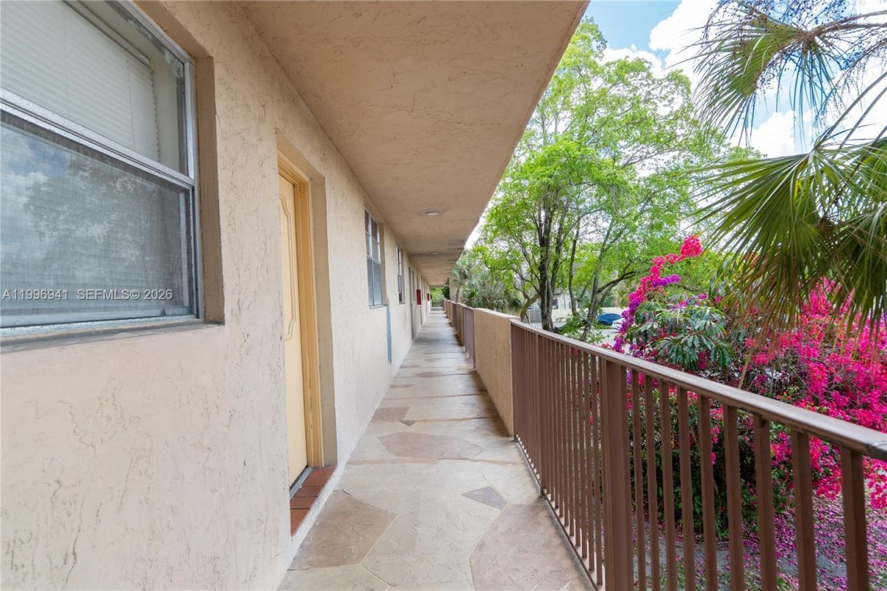 3900 NW 76th Avenue, Unit 212, Sunrise, FL 33351 Photo