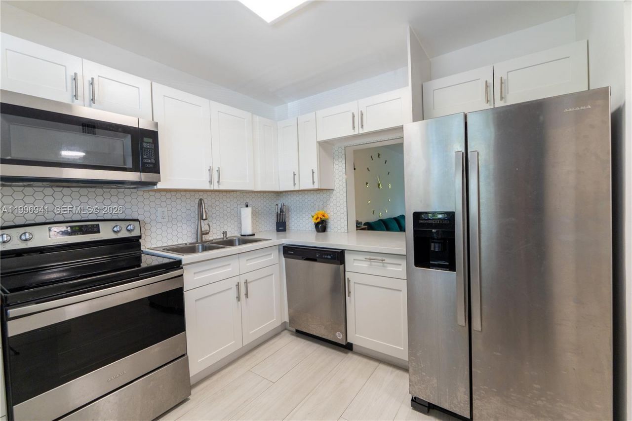 3900 NW 76th Avenue, Unit 212, Sunrise, FL 33351 Photo