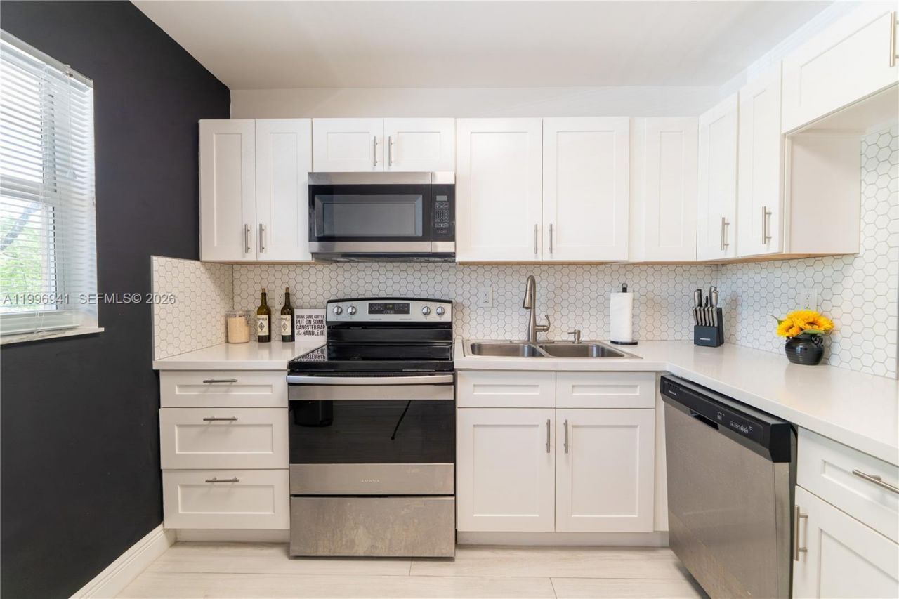 3900 NW 76th Avenue, Unit 212, Sunrise, FL 33351 Photo