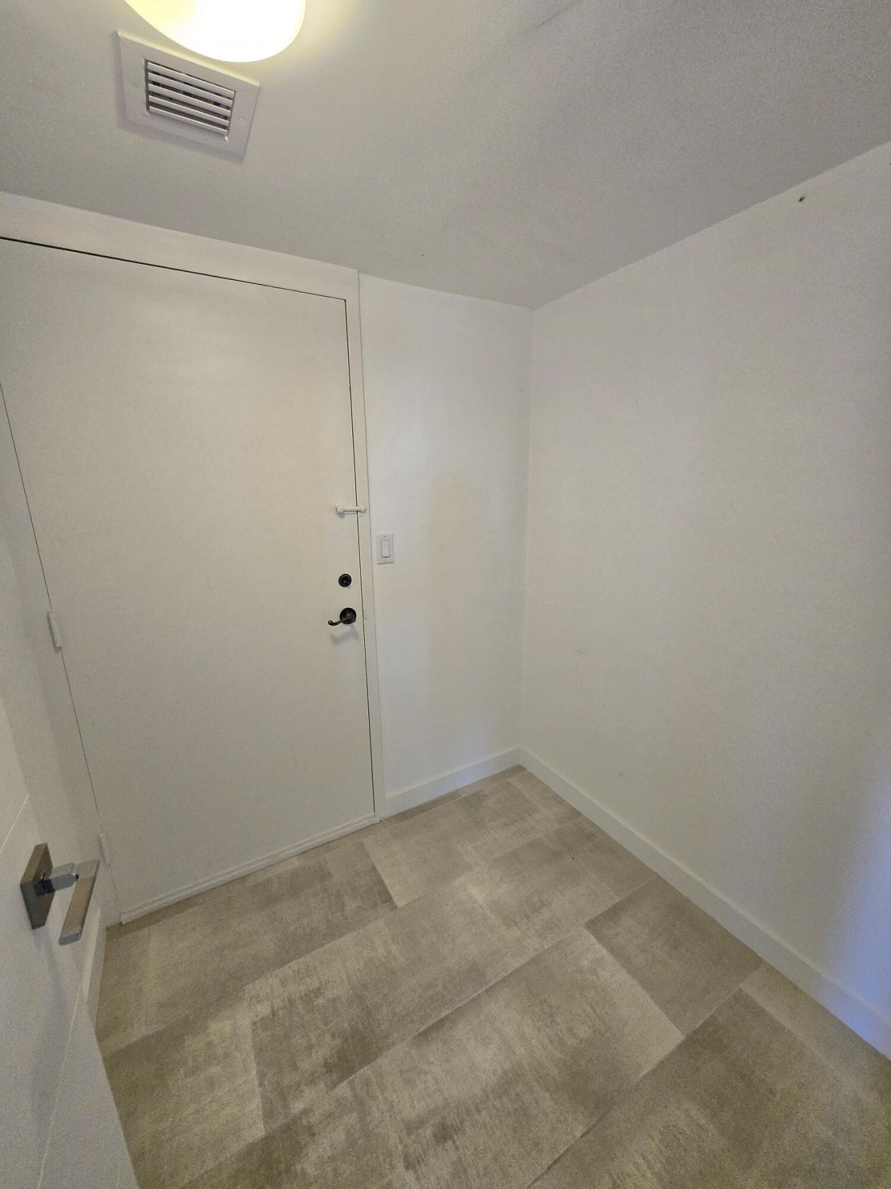 137 Golden Isles Drive, Unit 414, Hallandale Beach, FL 33009 Photo