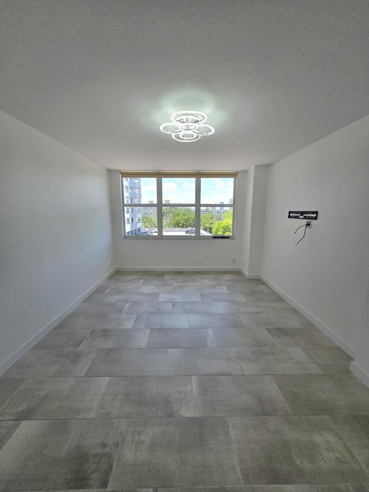 137 Golden Isles Drive, Unit 414, Hallandale Beach, FL 33009 Photo