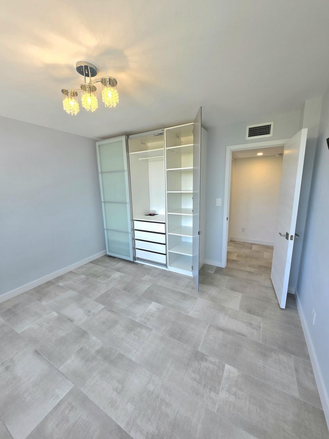 137 Golden Isles Drive, Unit 414, Hallandale Beach, FL 33009 Photo