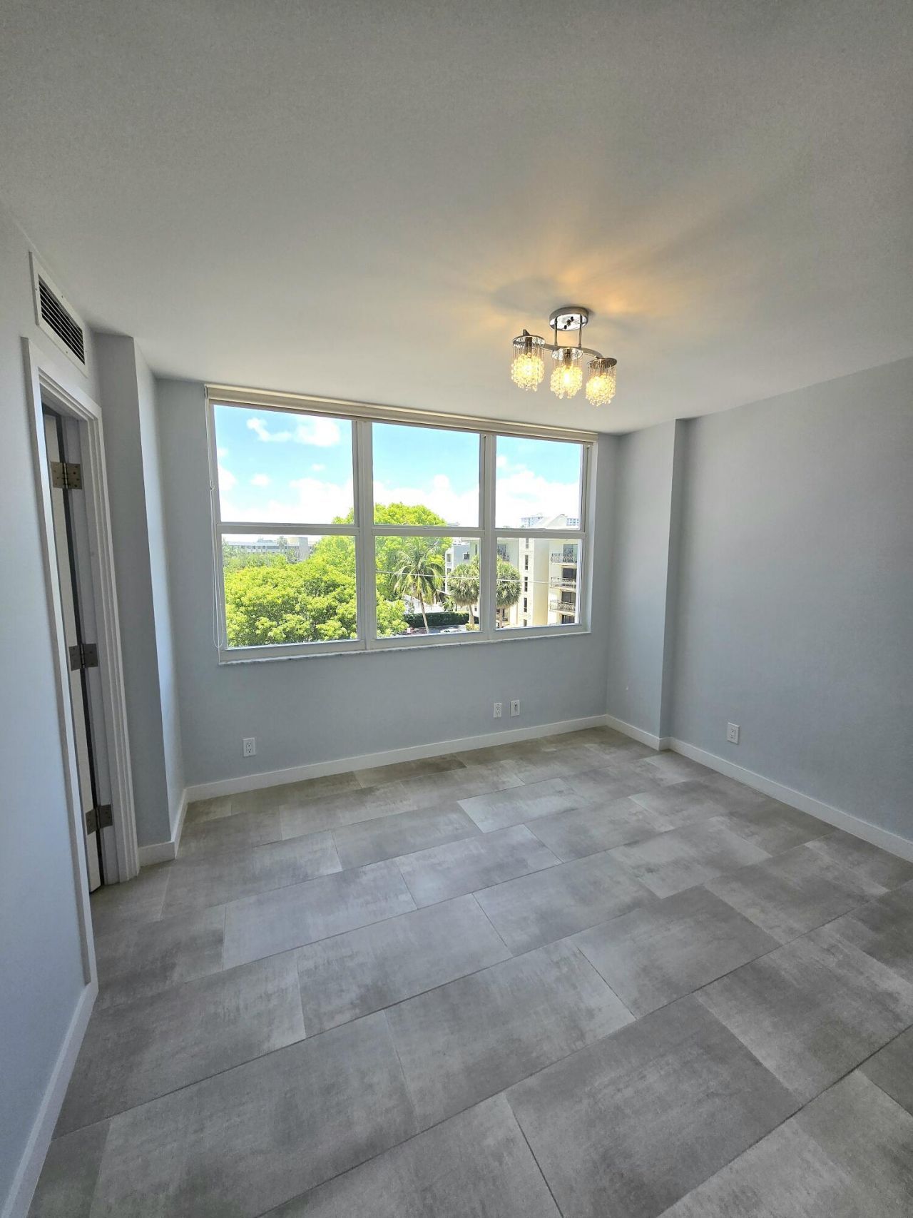137 Golden Isles Drive, Unit 414, Hallandale Beach, FL 33009 Photo
