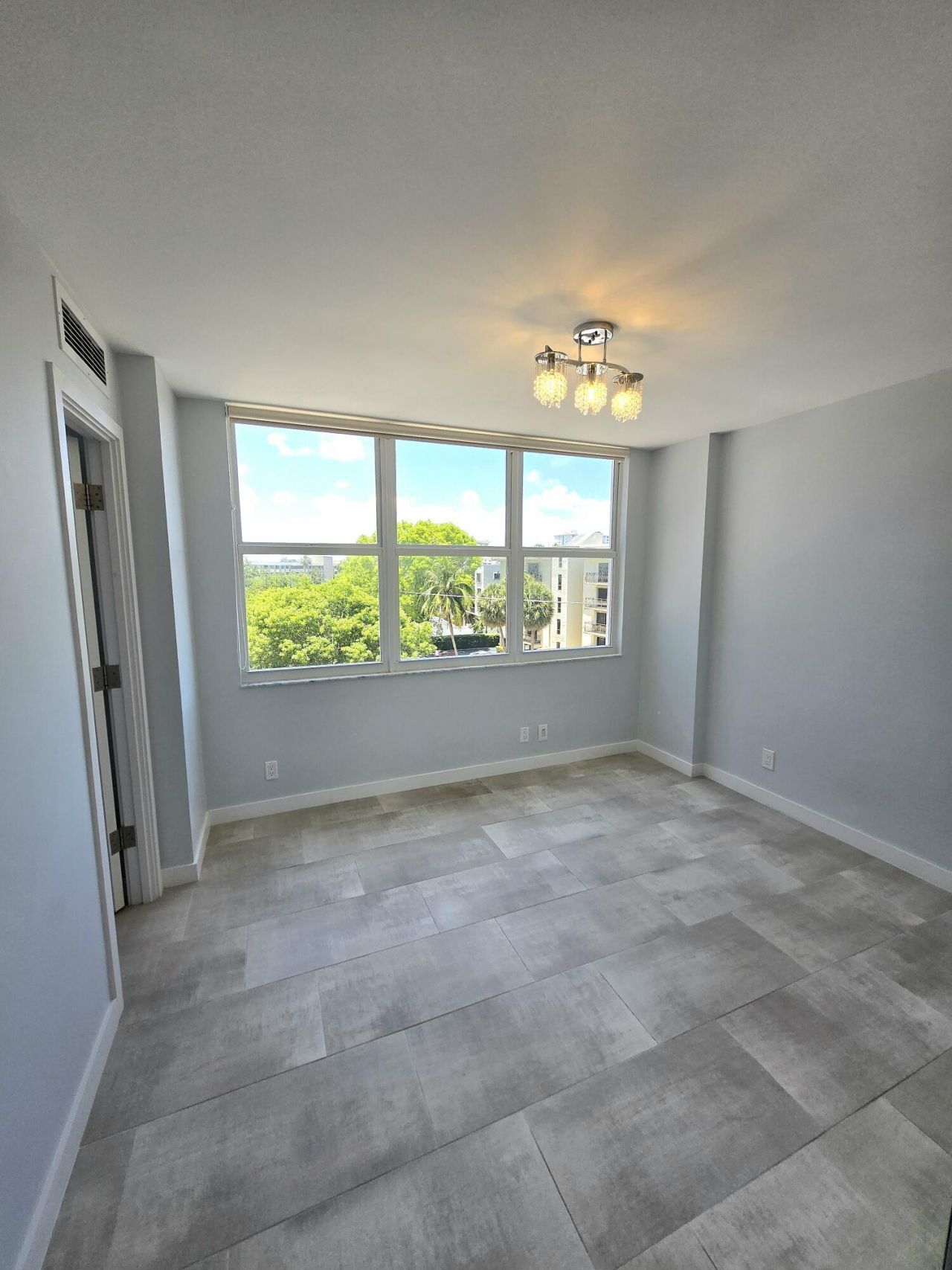 137 Golden Isles Drive, Unit 414, Hallandale Beach, FL 33009 Photo