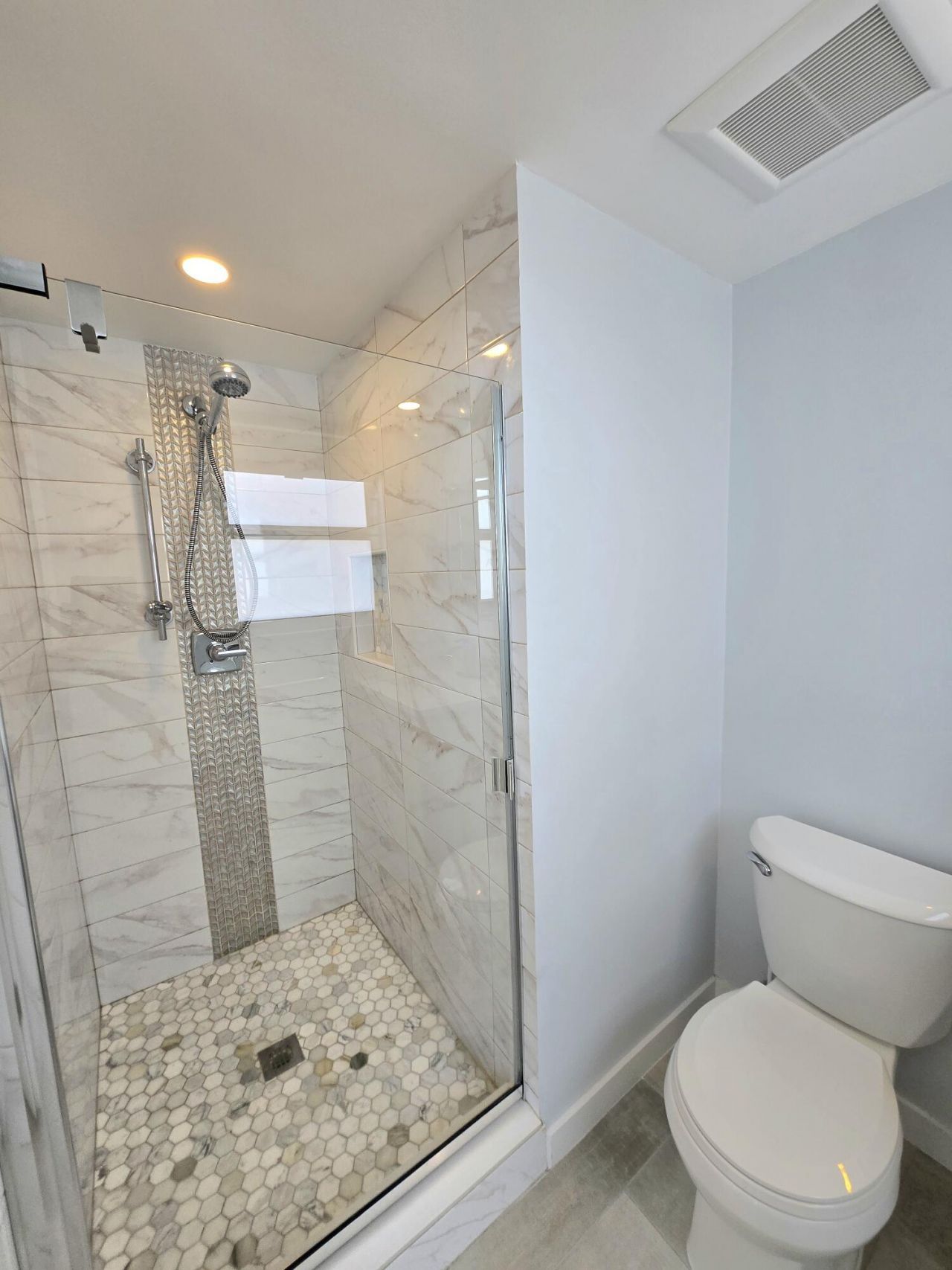 137 Golden Isles Drive, Unit 414, Hallandale Beach, FL 33009 Photo