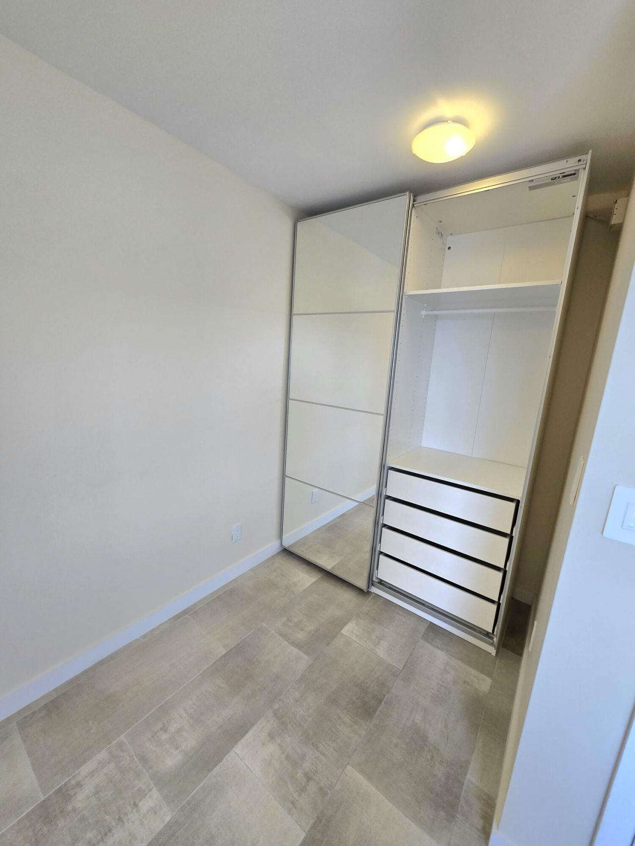137 Golden Isles Drive, Unit 414, Hallandale Beach, FL 33009 Photo