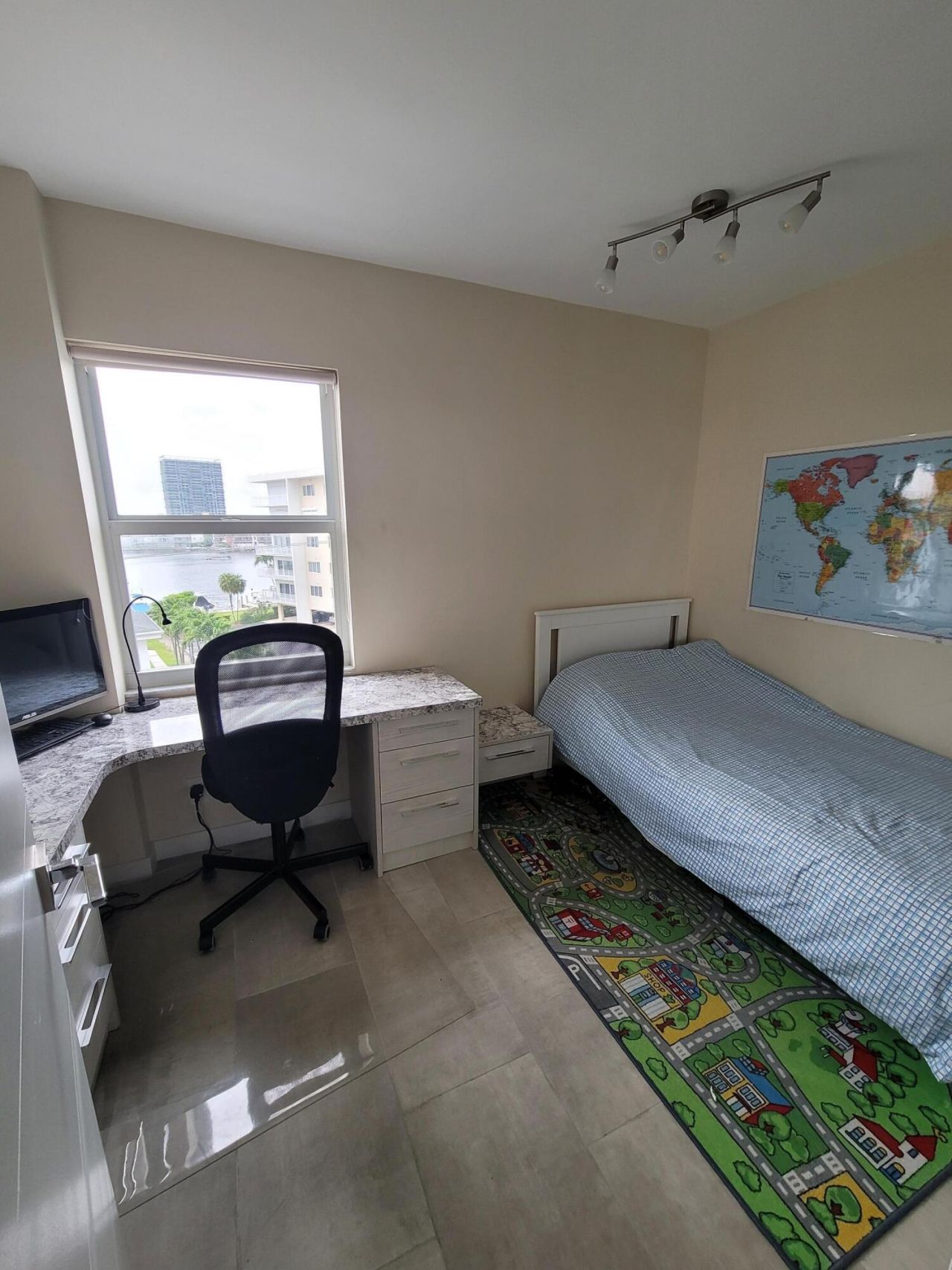 137 Golden Isles Drive, Unit 414, Hallandale Beach, FL 33009 Photo