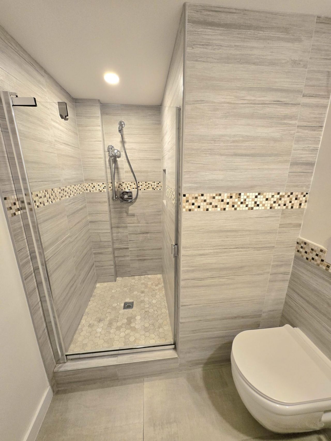 137 Golden Isles Drive, Unit 414, Hallandale Beach, FL 33009 Photo