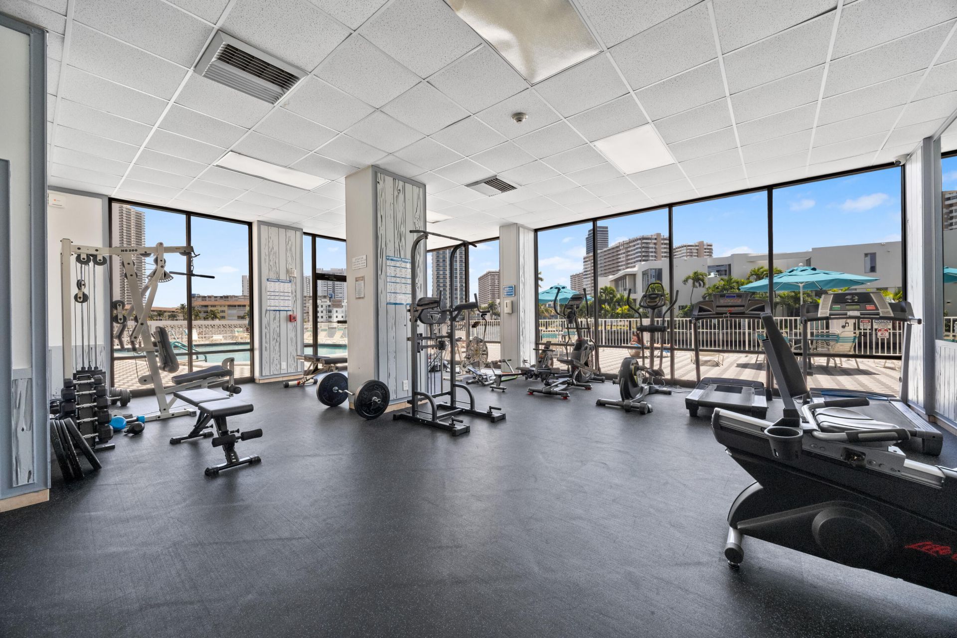 137 Golden Isles Drive, Unit 414, Hallandale Beach, FL 33009 Photo