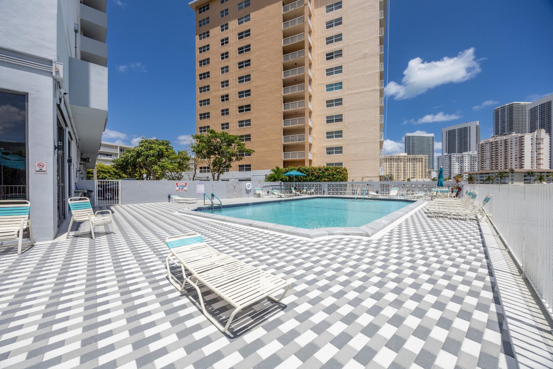 137 Golden Isles Drive, Unit 414, Hallandale Beach, FL 33009 Photo