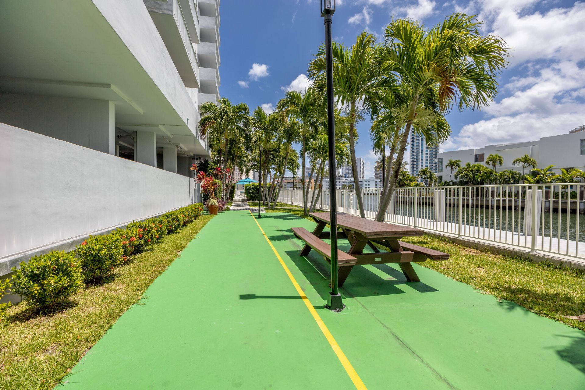 137 Golden Isles Drive, Unit 414, Hallandale Beach, FL 33009 Photo