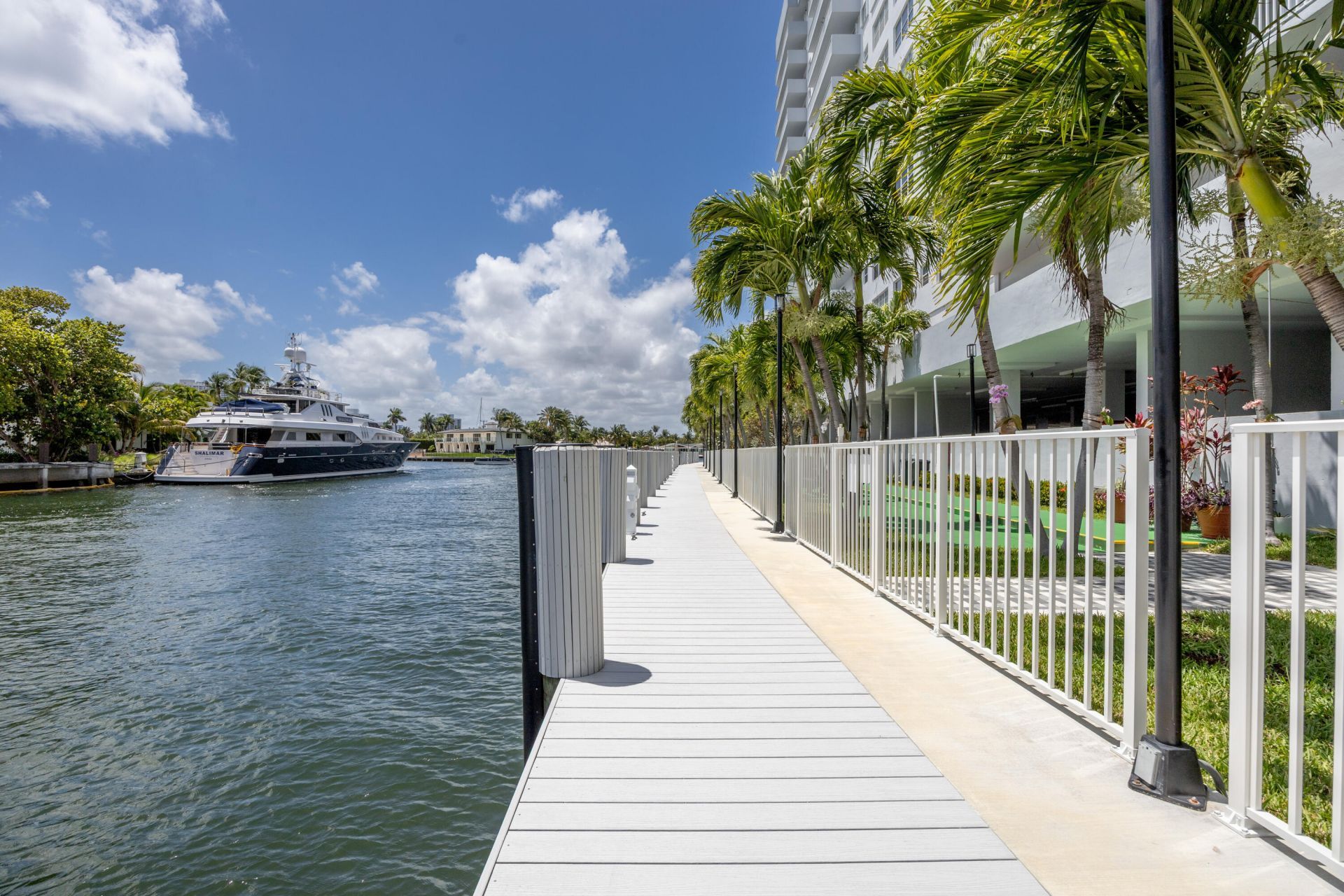 137 Golden Isles Drive, Unit 414, Hallandale Beach, FL 33009 Photo