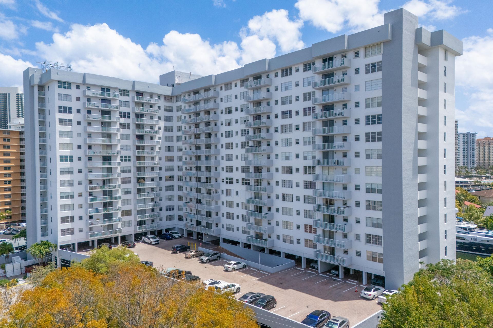 137 Golden Isles Drive, Unit 414, Hallandale Beach, FL 33009 Photo