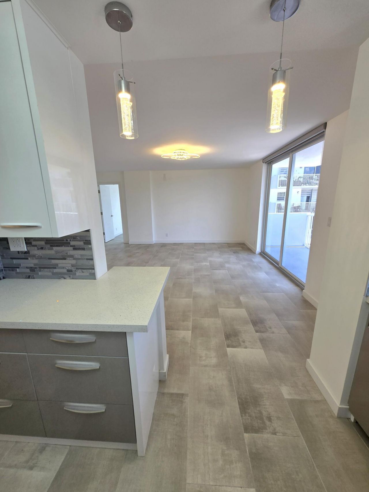 137 Golden Isles Drive, Unit 414, Hallandale Beach, FL 33009 Photo