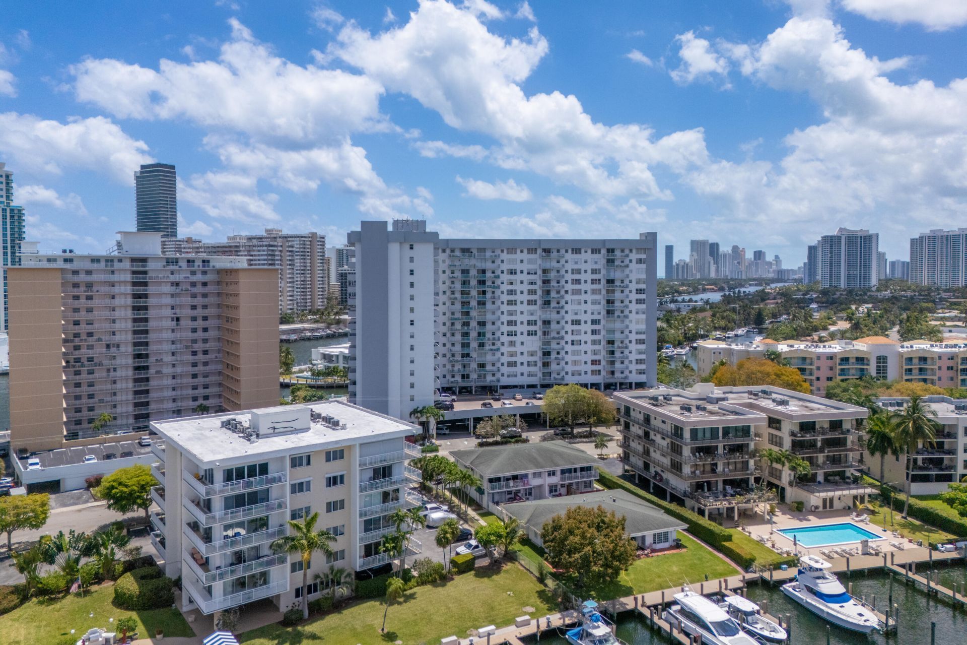 137 Golden Isles Drive, Unit 414, Hallandale Beach, FL 33009 Photo