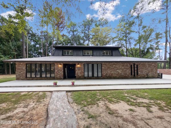 1329 Pine Glen Circle, Forest, MS 39074