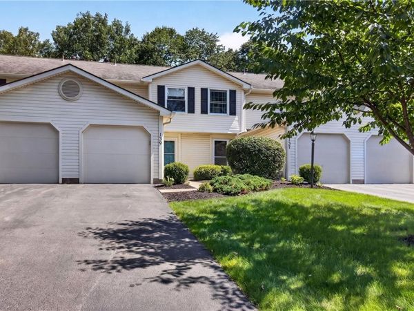 139 Courtshire Lane, Penfield, NY 14526