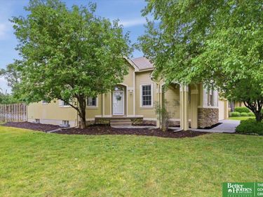 9816 S 28th Avenue Circle, Bellevue, NE 68123