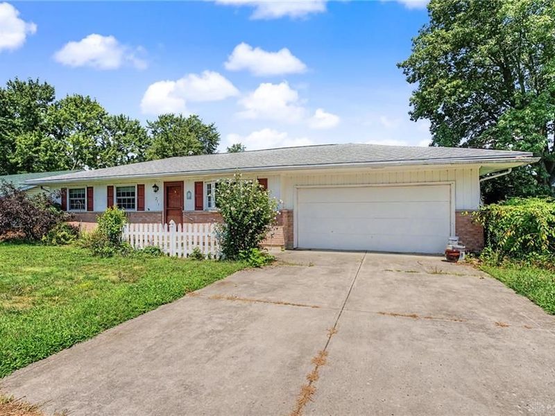 211 E Westbrook Road, Brookville, OH 45309 Photo 1