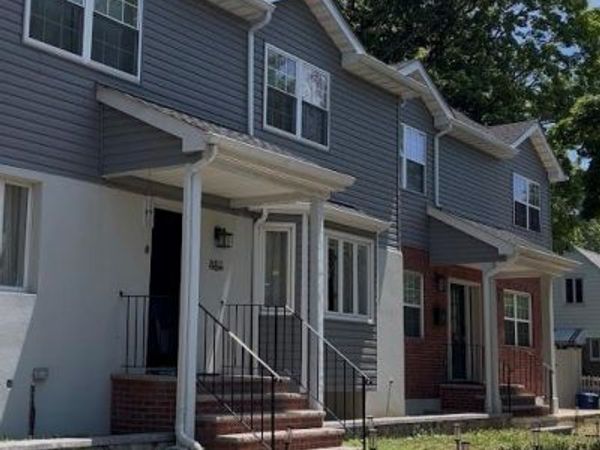 8015 Little Neck Parkway , Glen Oaks, NY 11004