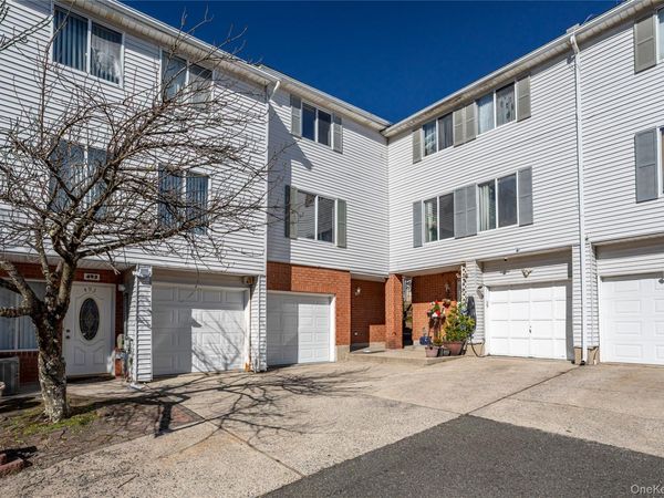 491 Ilyssa Way , Staten Island, NY 10312