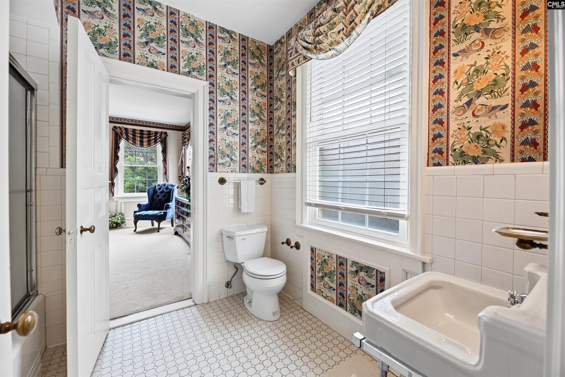 2418 Broughton Photo 29
