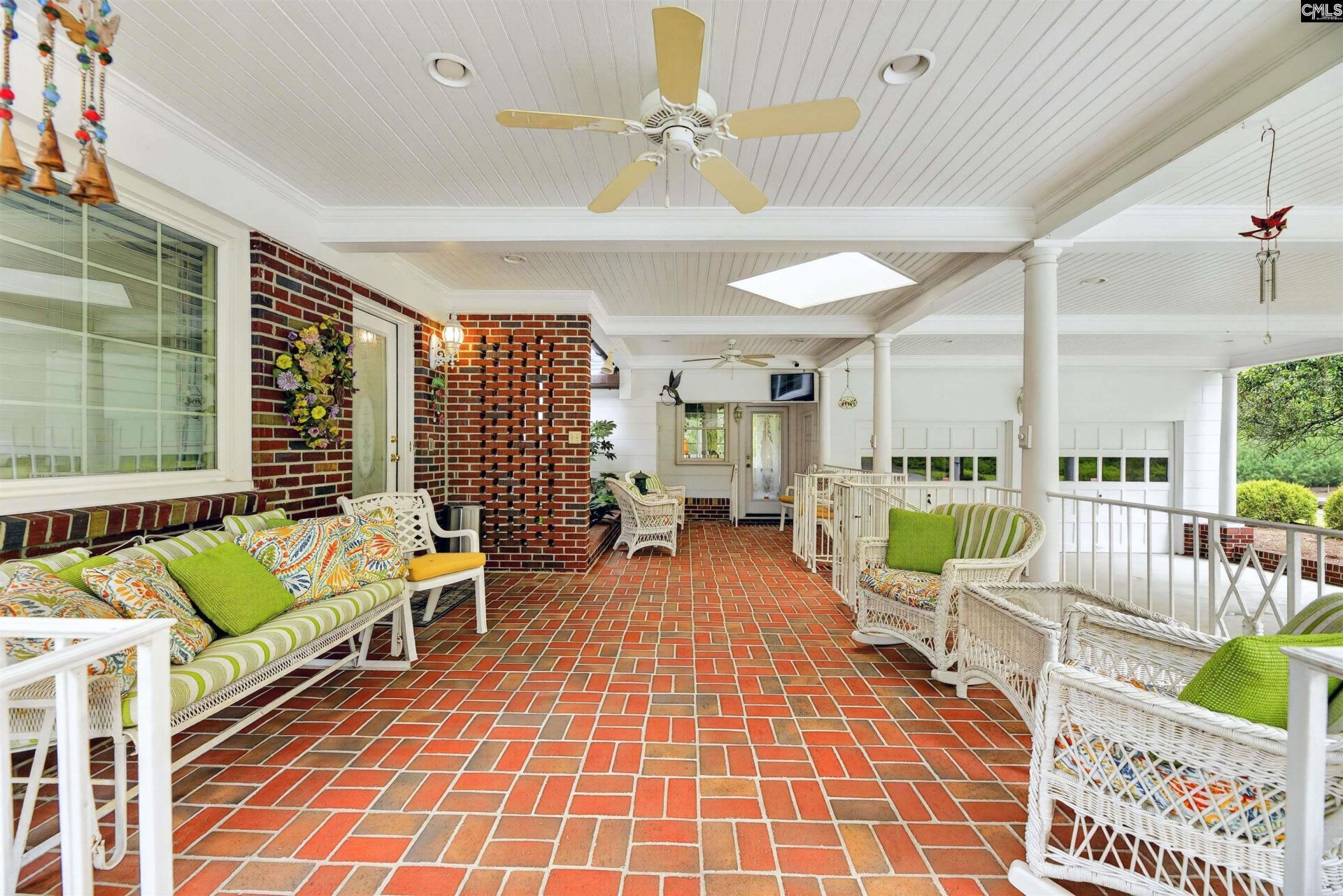 2418 Broughton Photo 37