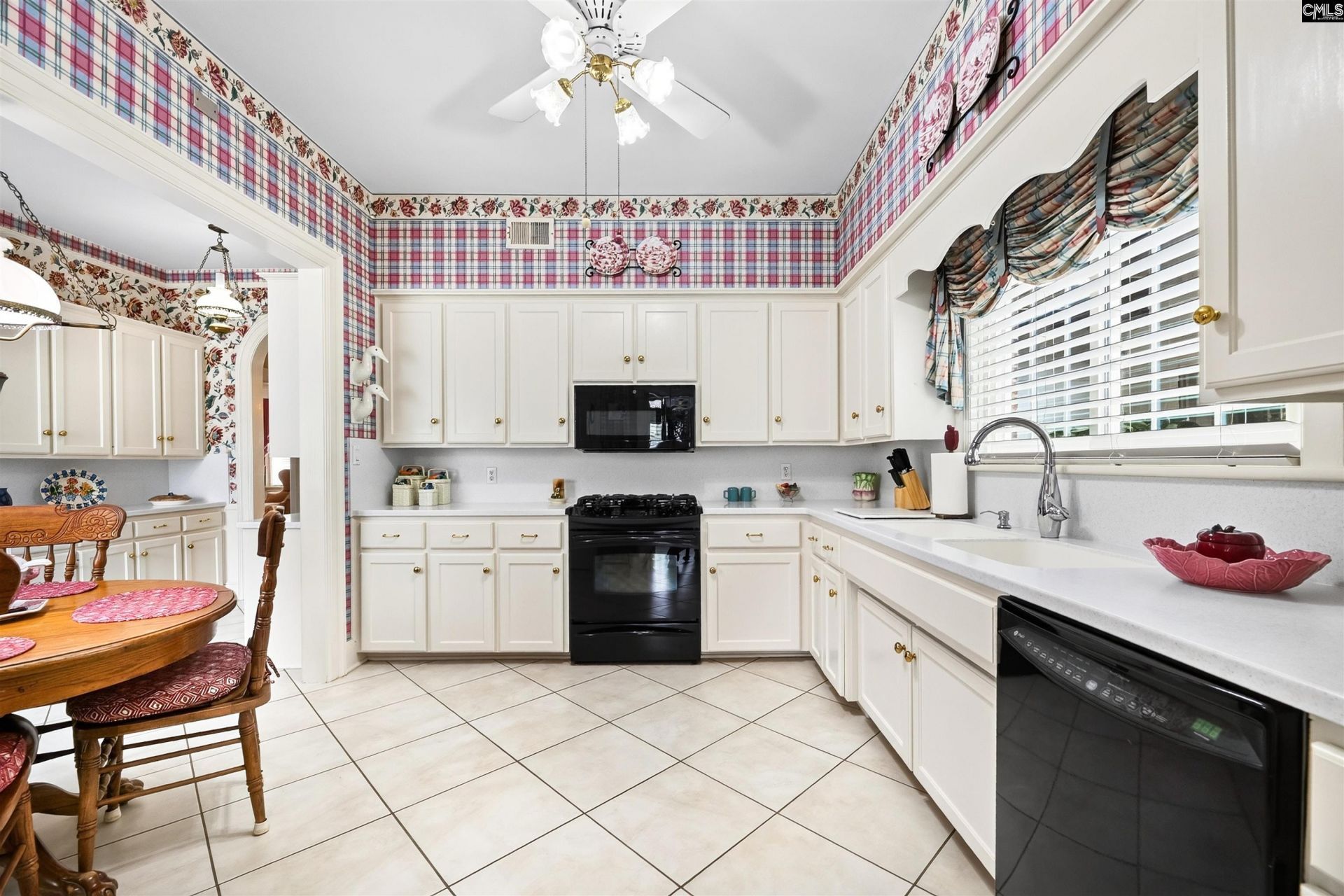 2418 Broughton Photo 4