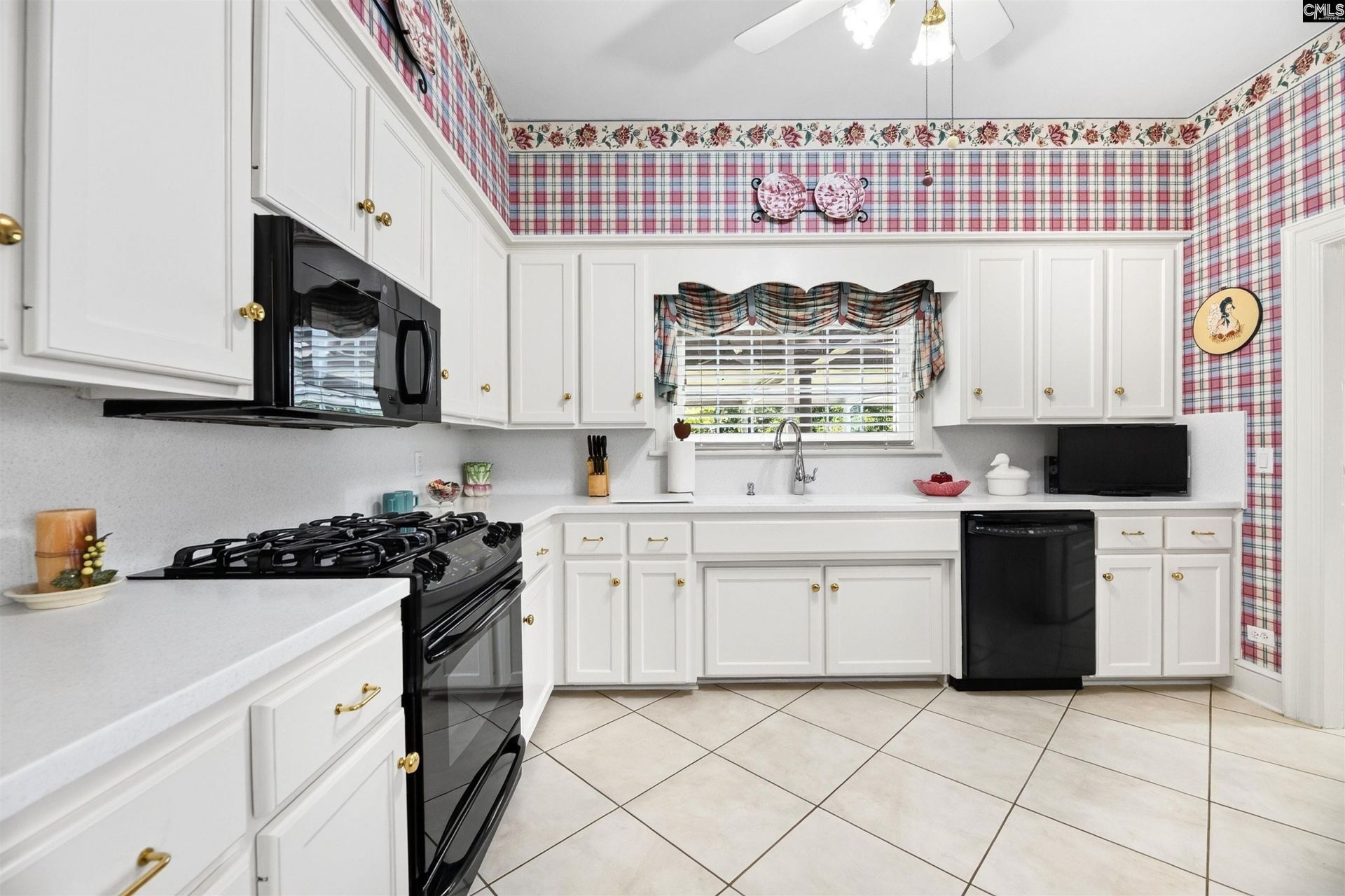 2418 Broughton Photo 6