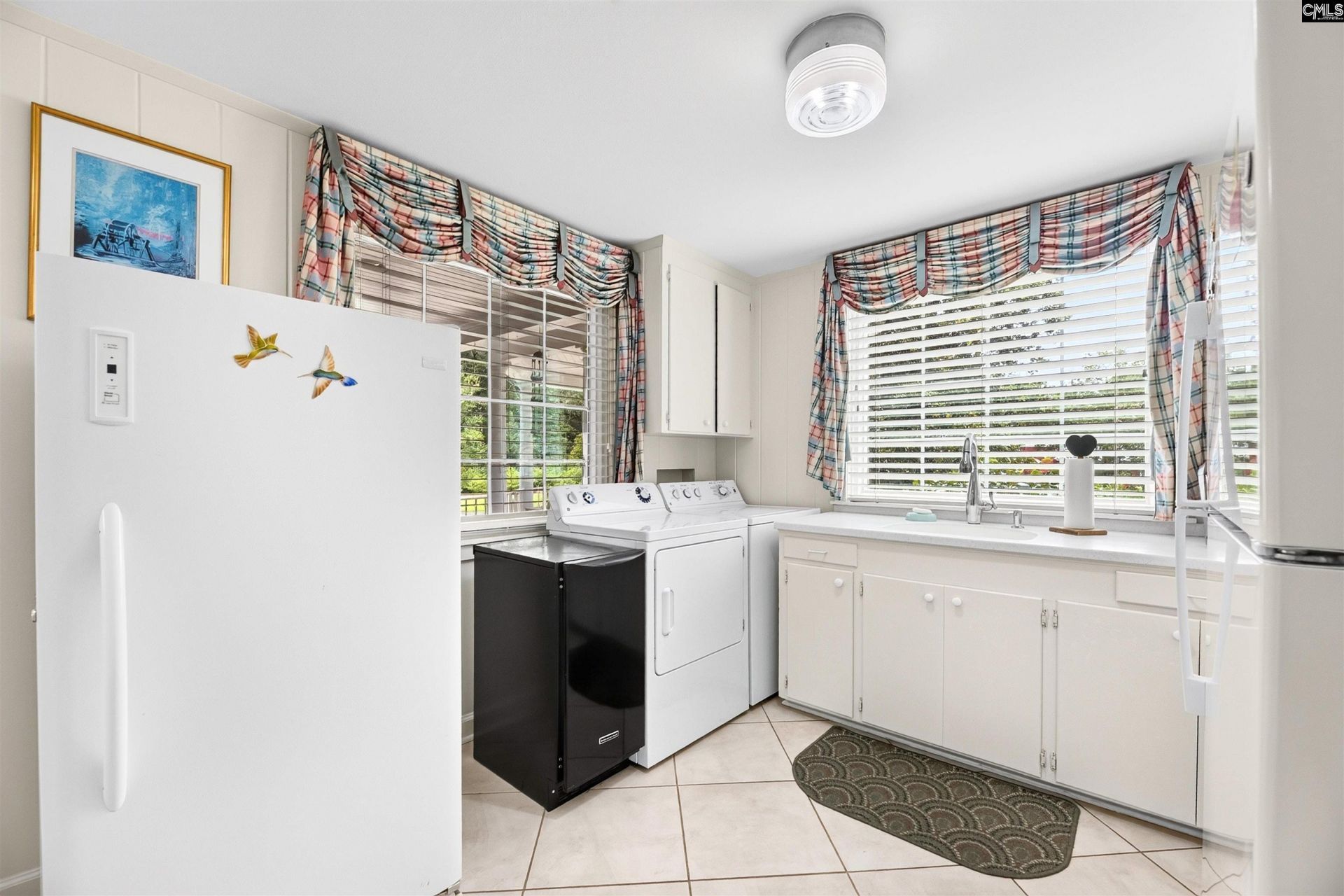 2418 Broughton Photo 9