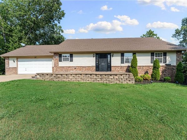 8772 Pageant Drive , Rogers, AR 72756