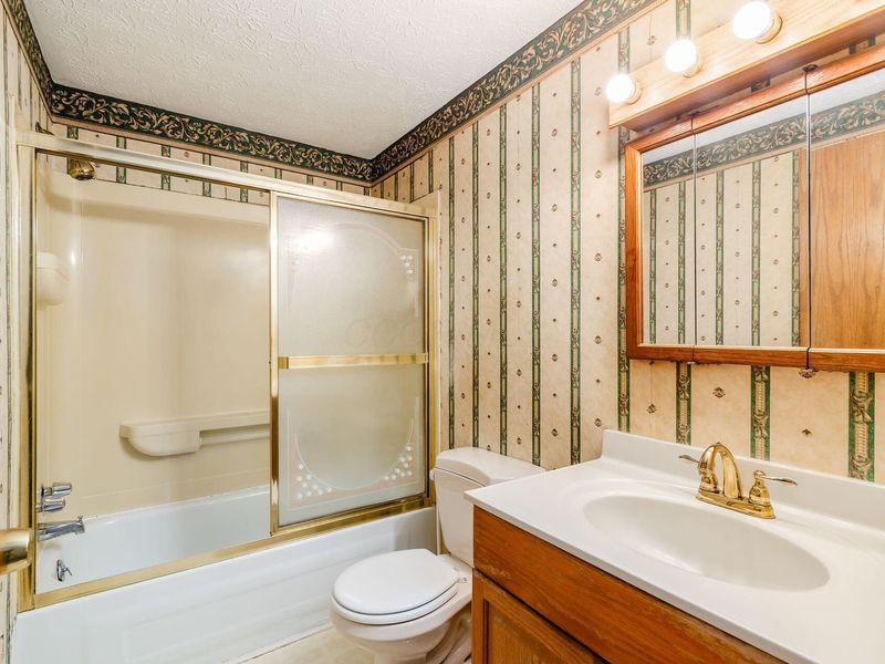 1905 Dandridge Drive , Columbus, OH 43229 Photo 16