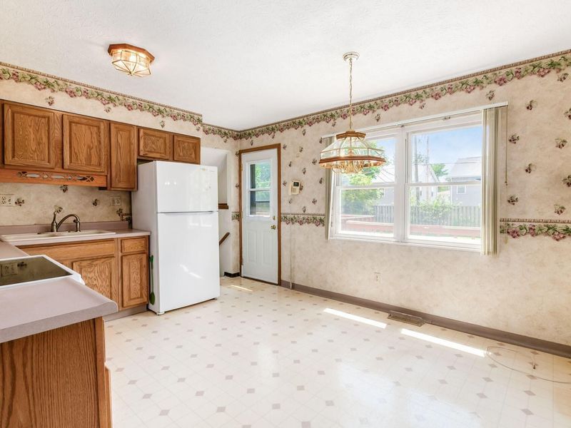 1905 Dandridge Drive , Columbus, OH 43229 Photo 9