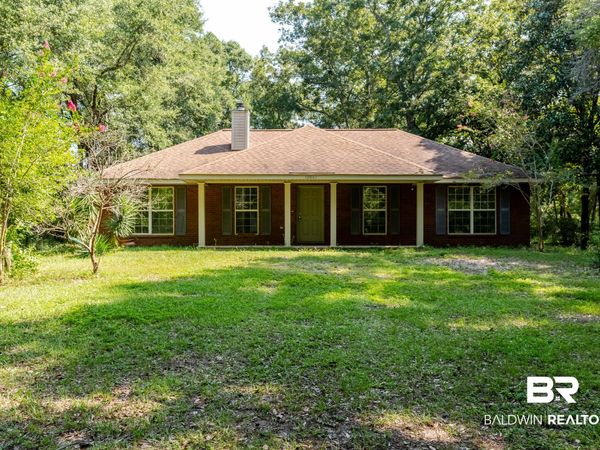 12041 Short Ln, Fairhope, AL 36532