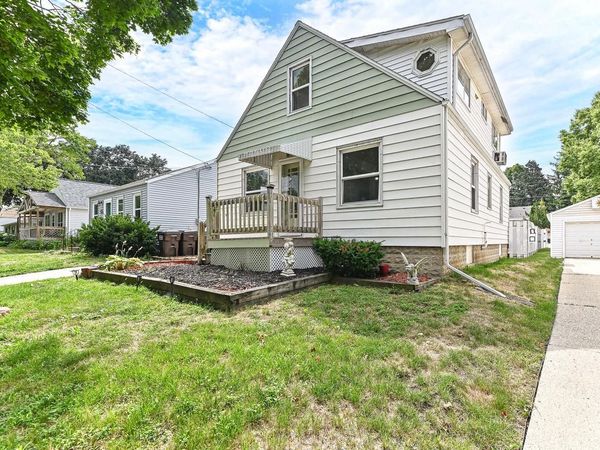 1705 E Eden PLACE, Saint Francis, WI 53235