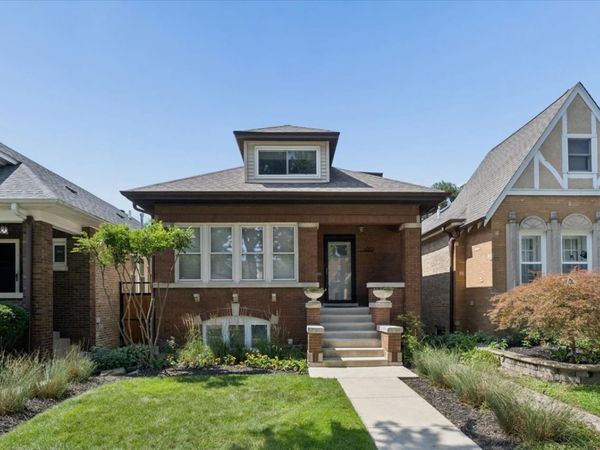 6210 N Moody Avenue, Chicago, IL 60646