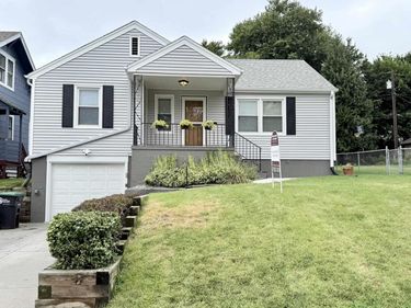 844 S 50th Street, Omaha, NE 68106