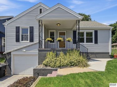 844 S 50th Street, Omaha, NE 68106