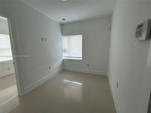 1890 NW 35 St , Unit 7, Miami, FL 33126