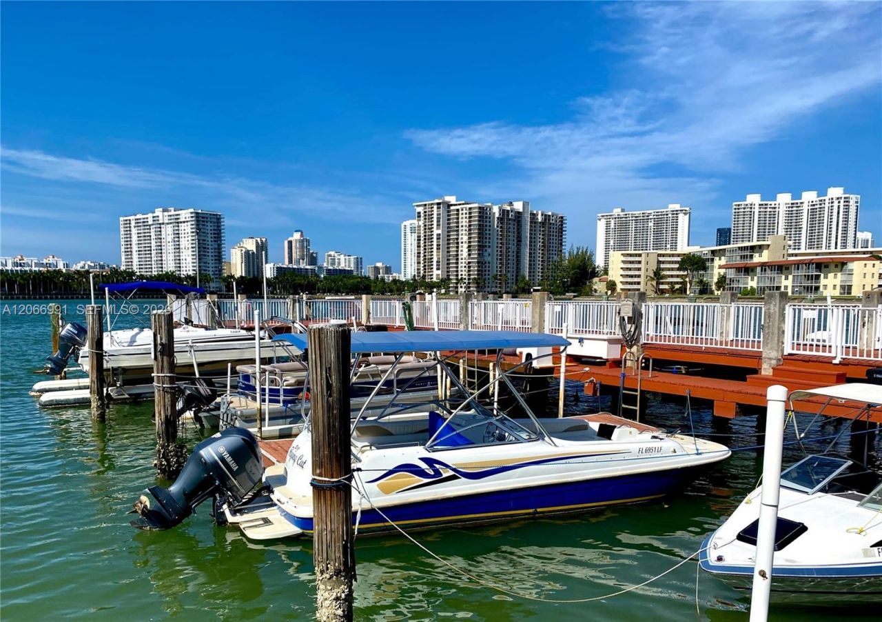 Please Call For Address, Unit T104, Aventura, FL 33160 Photo