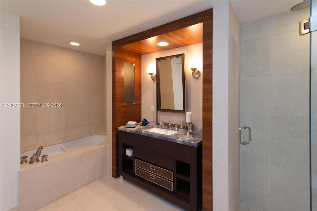 6799 Collins Ave, Unit 1103, Miami Beach, FL 33141 Photo