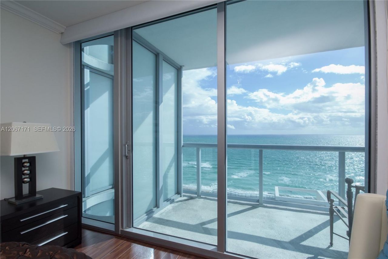 6799 Collins Ave, Unit 1103, Miami Beach, FL 33141 Photo
